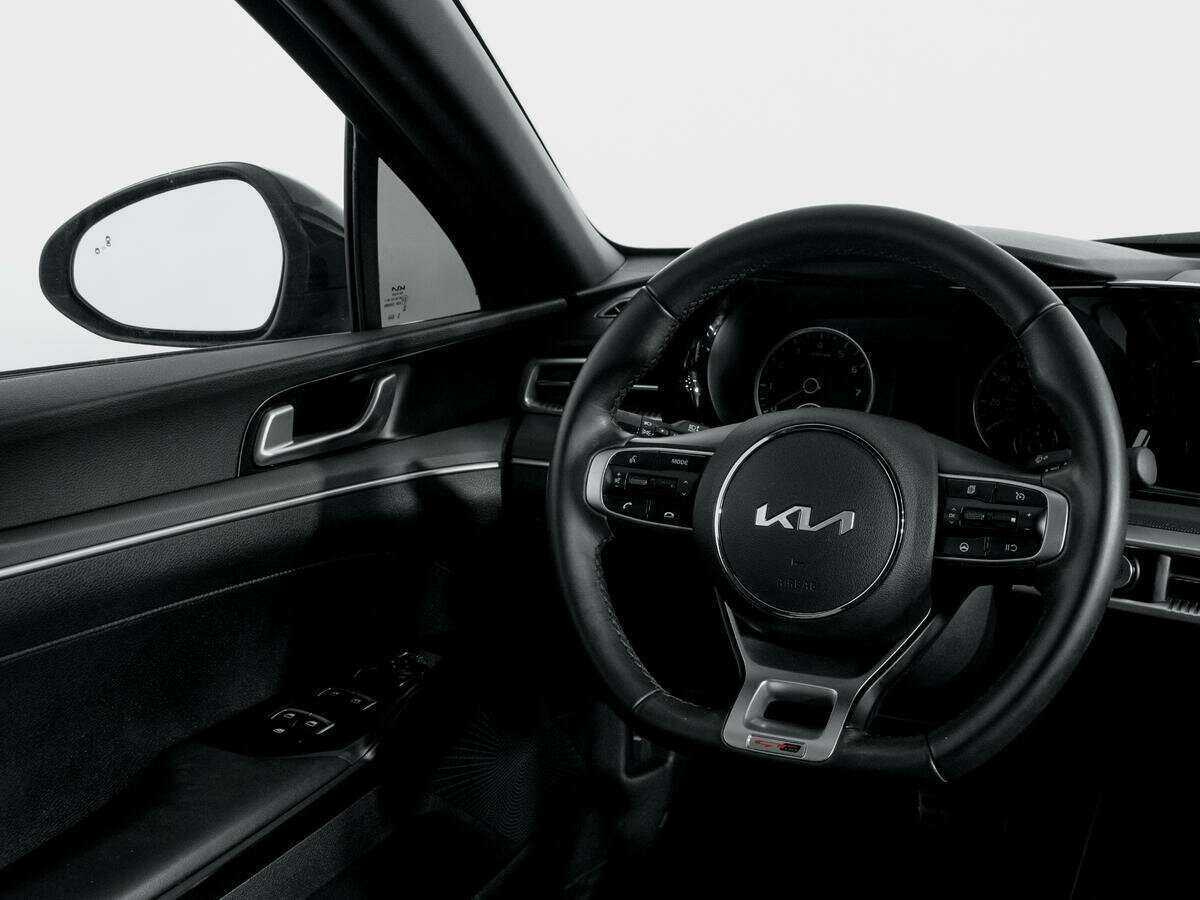 Kia K5 2022 года с пробегом. Фото: #12