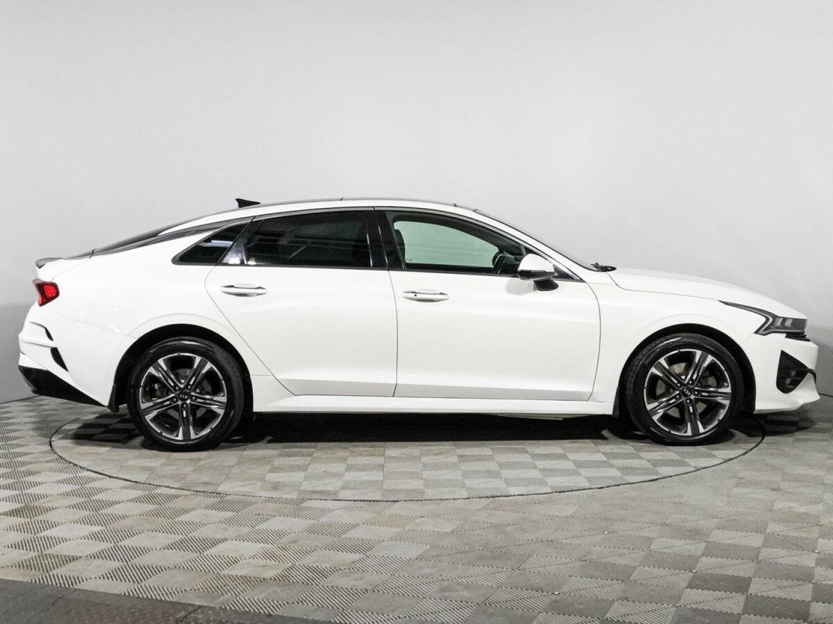 Kia K5 2021 года с пробегом. Фото: #3