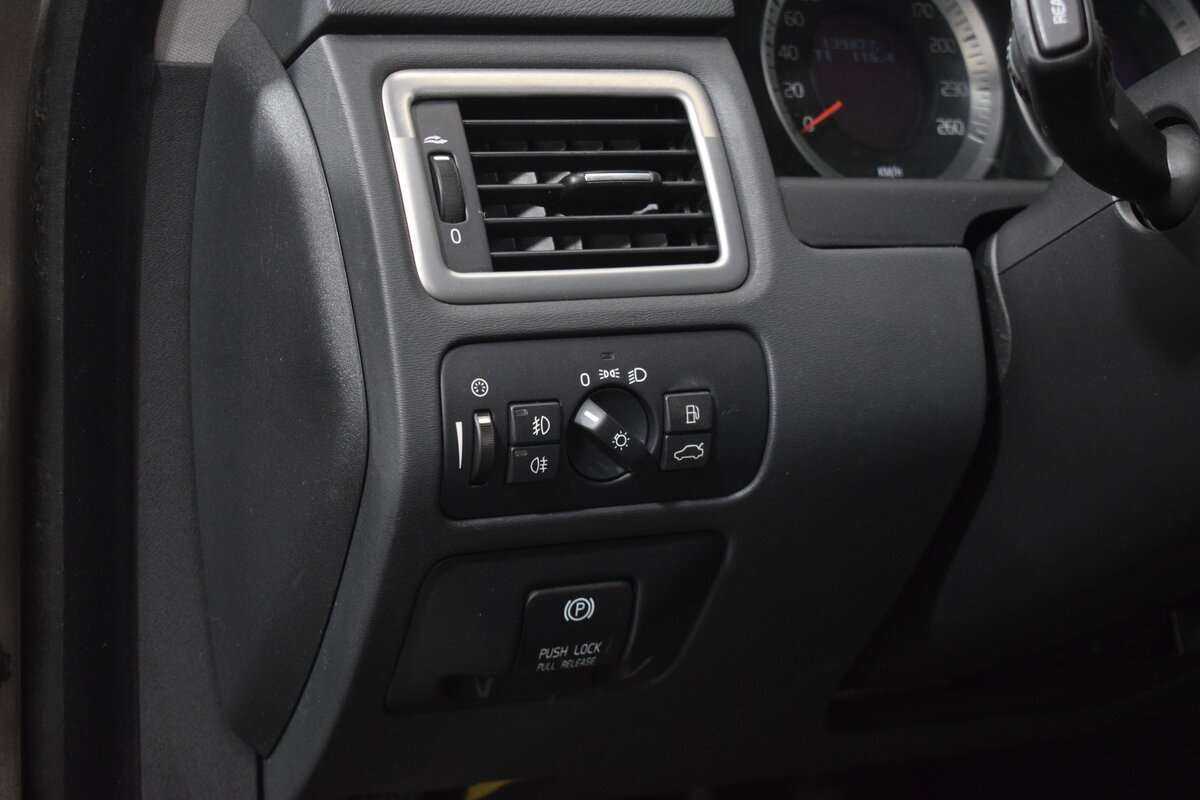 Volvo XC70 2012 года с пробегом. Фото: #17