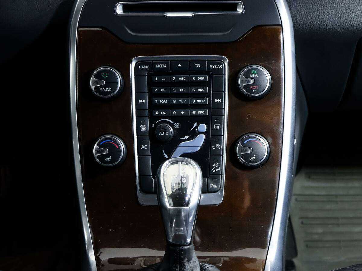 Volvo XC70 2012 года с пробегом. Фото: #12