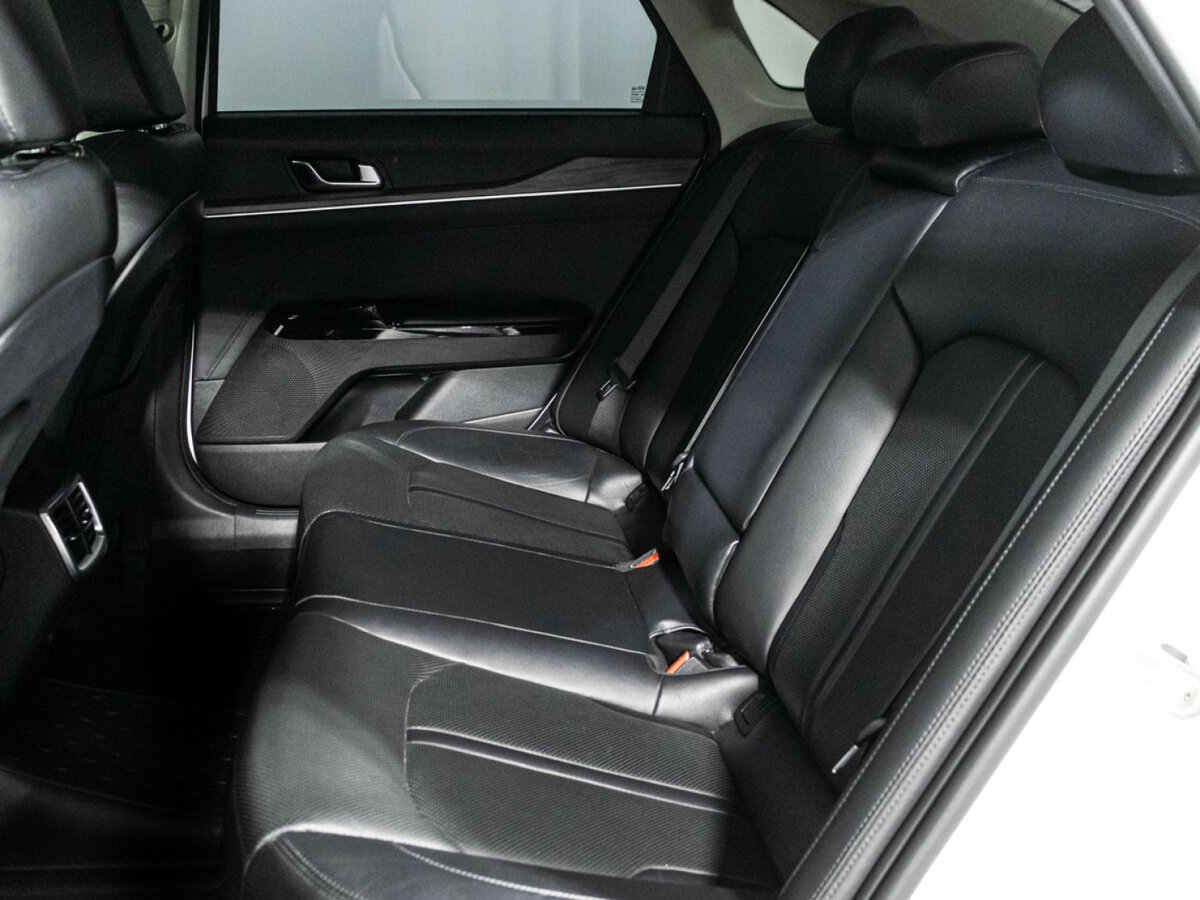 Kia K5 2021 года с пробегом. Фото: #9