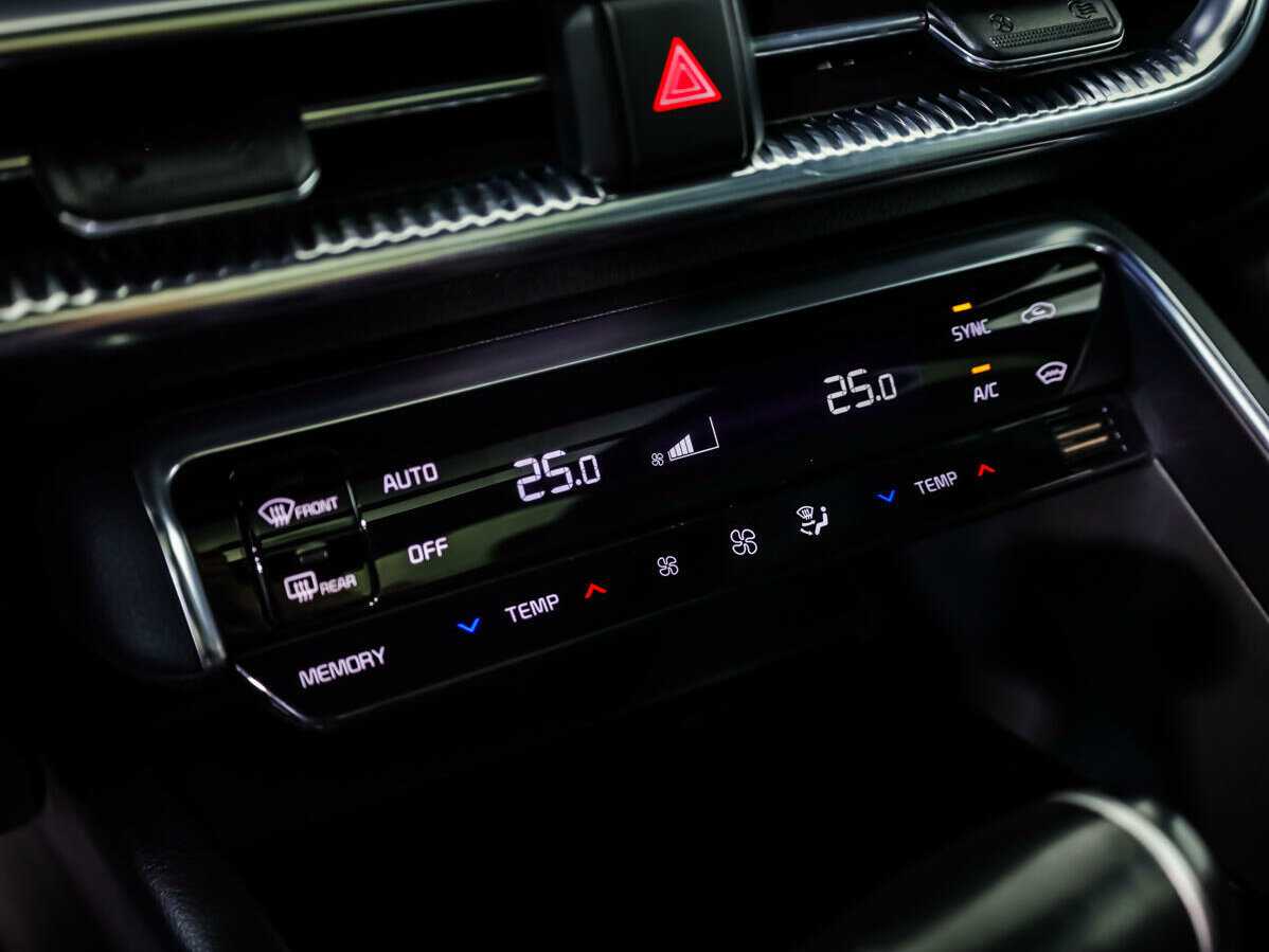 Kia K5 2021 года с пробегом. Фото: #13