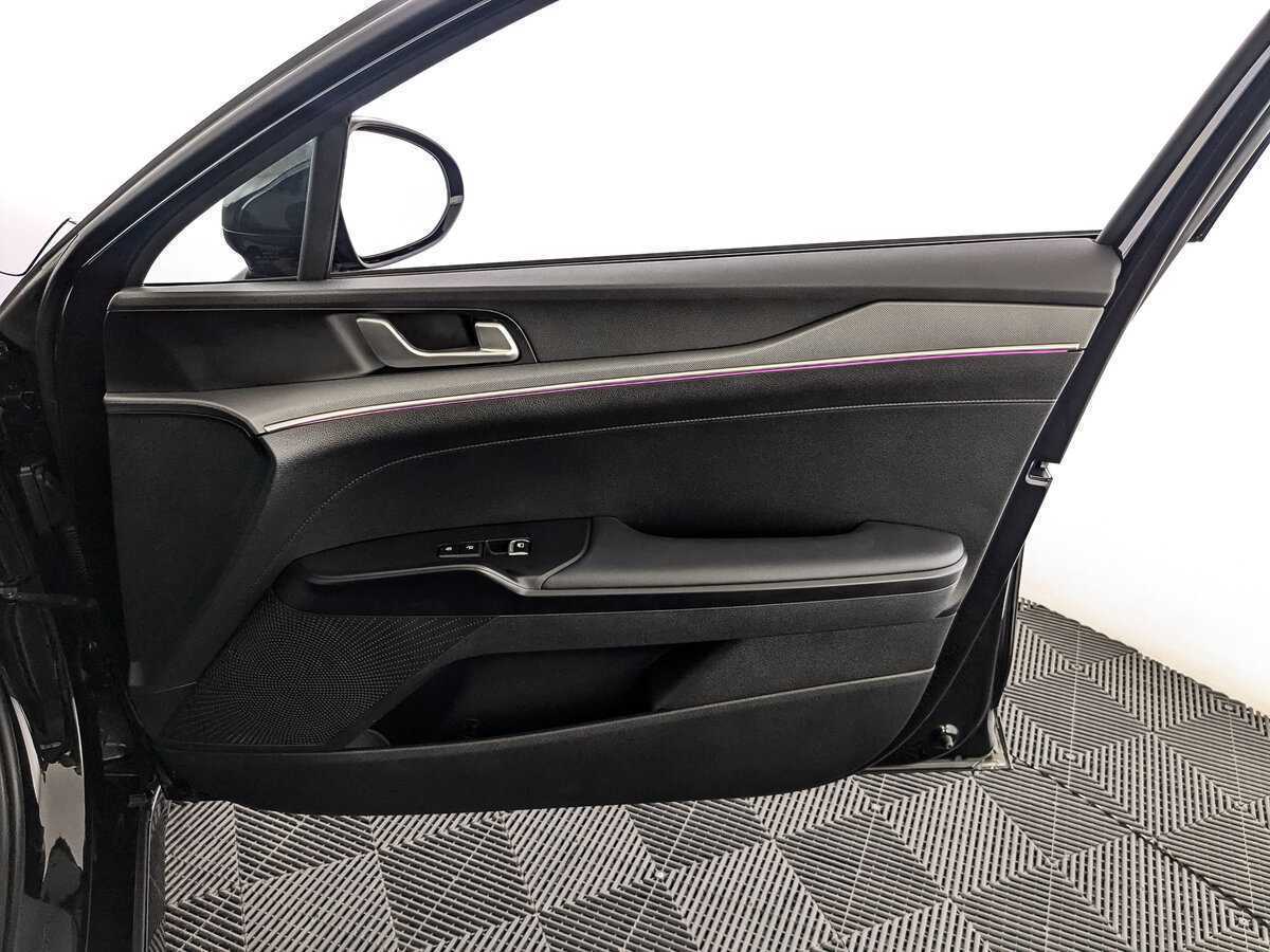 Kia K5 2023 года с пробегом. Фото: #20