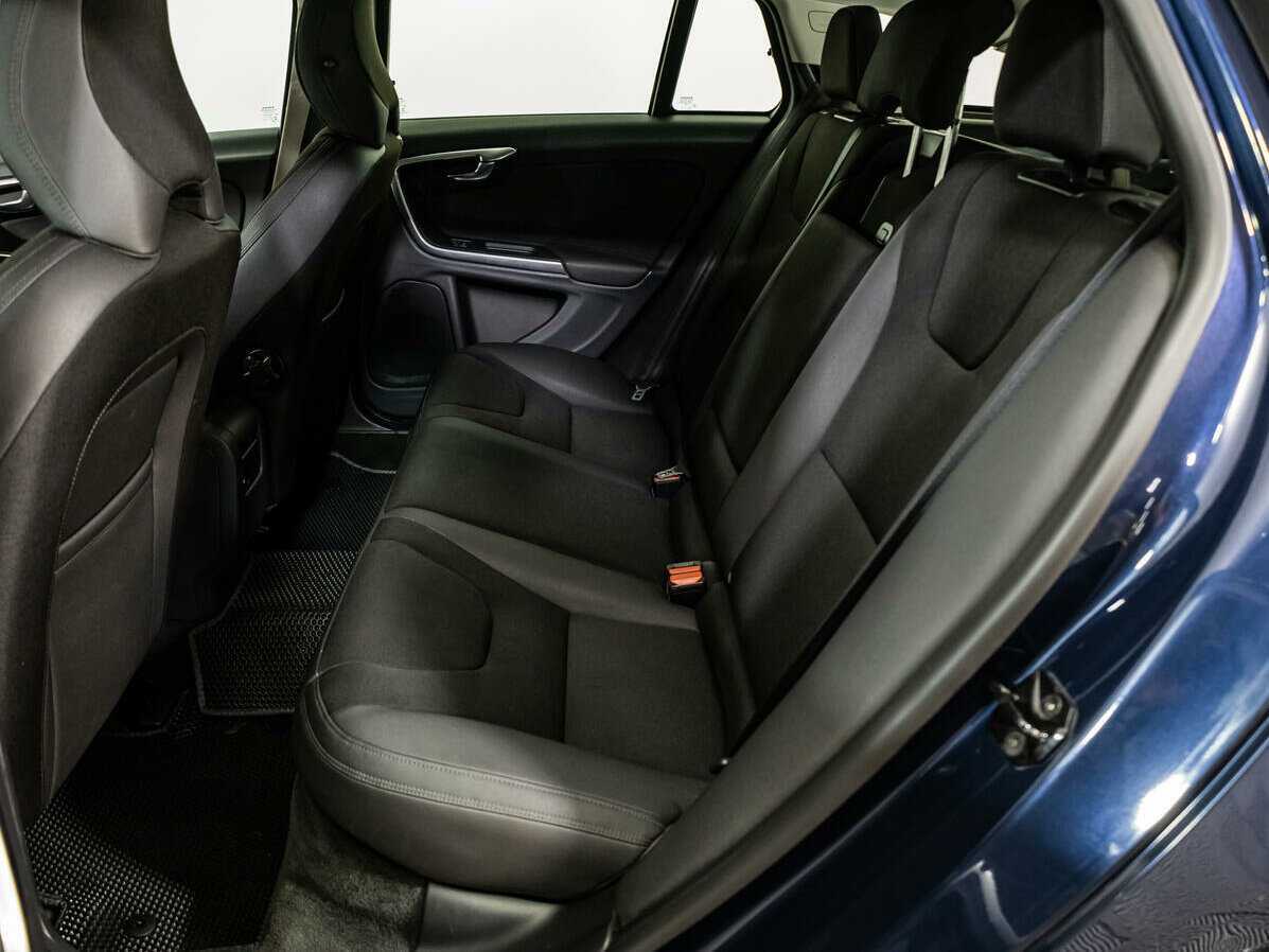 Volvo V60 2012 года с пробегом. Фото: #9