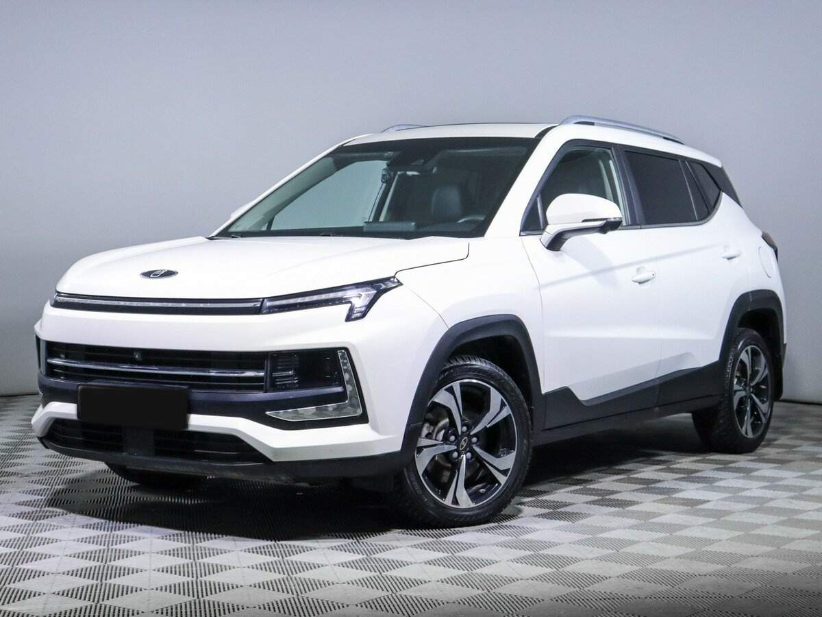 Москвич 3 2023 года с пробегом. Посмотреть фото