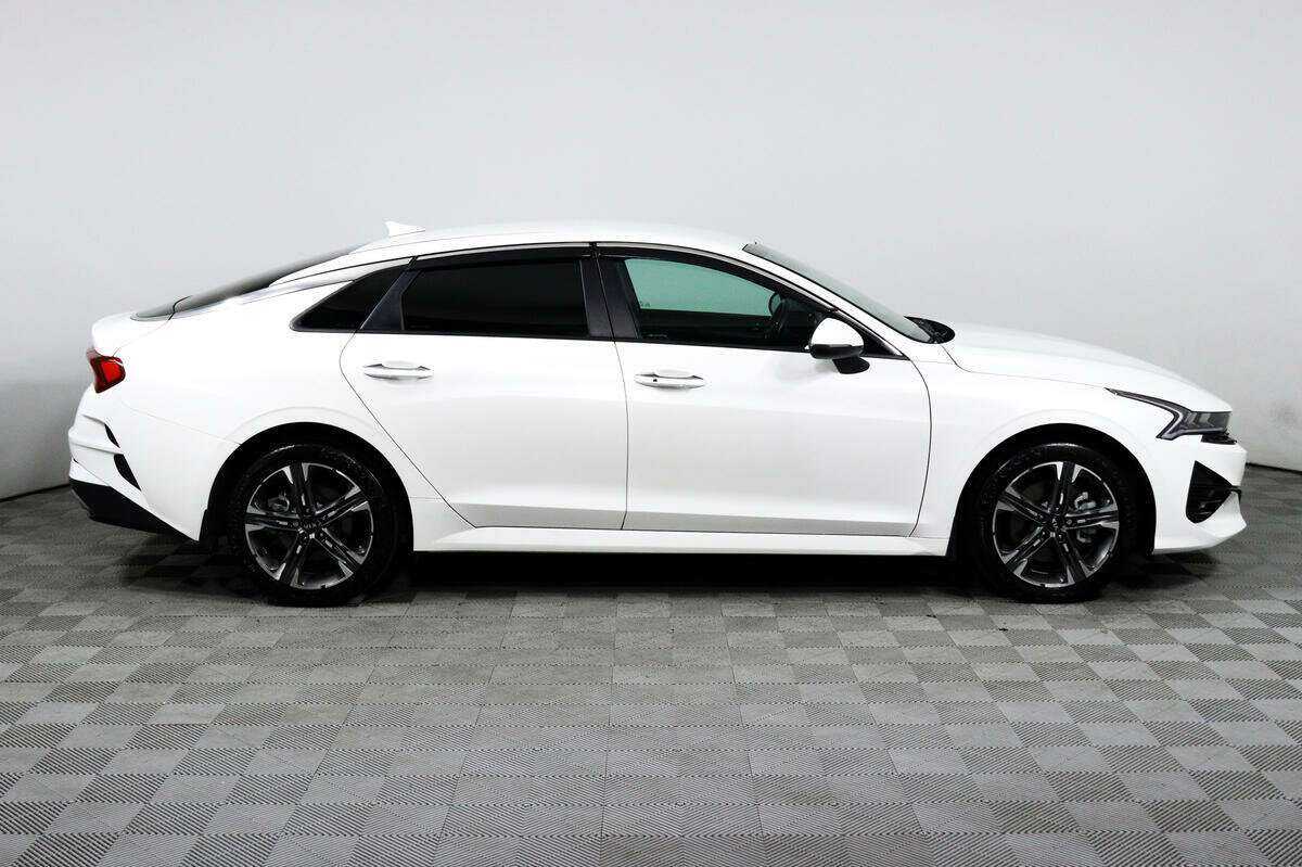 Kia K5 2021 года с пробегом. Фото: #3