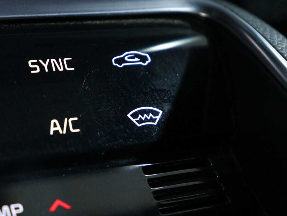 Kia K5 2021 года с пробегом. Фото: #23