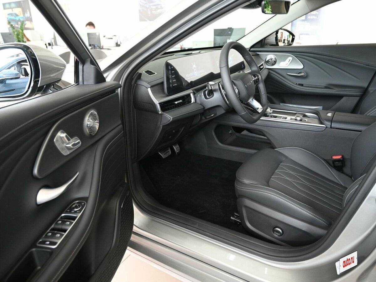 Chery Arrizo 8 2024 года с пробегом. Фото: #3