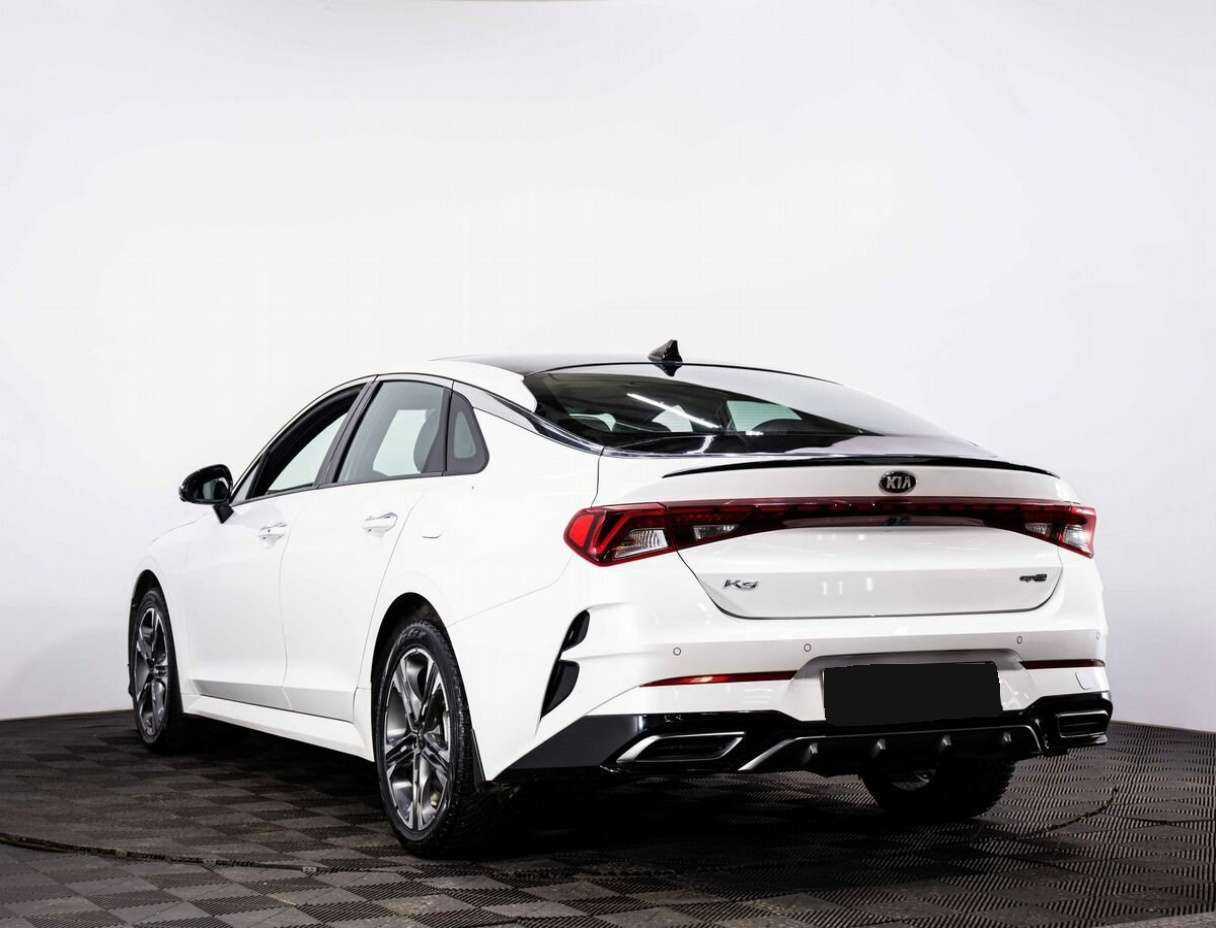 Kia K5 2021 года с пробегом. Фото: #3