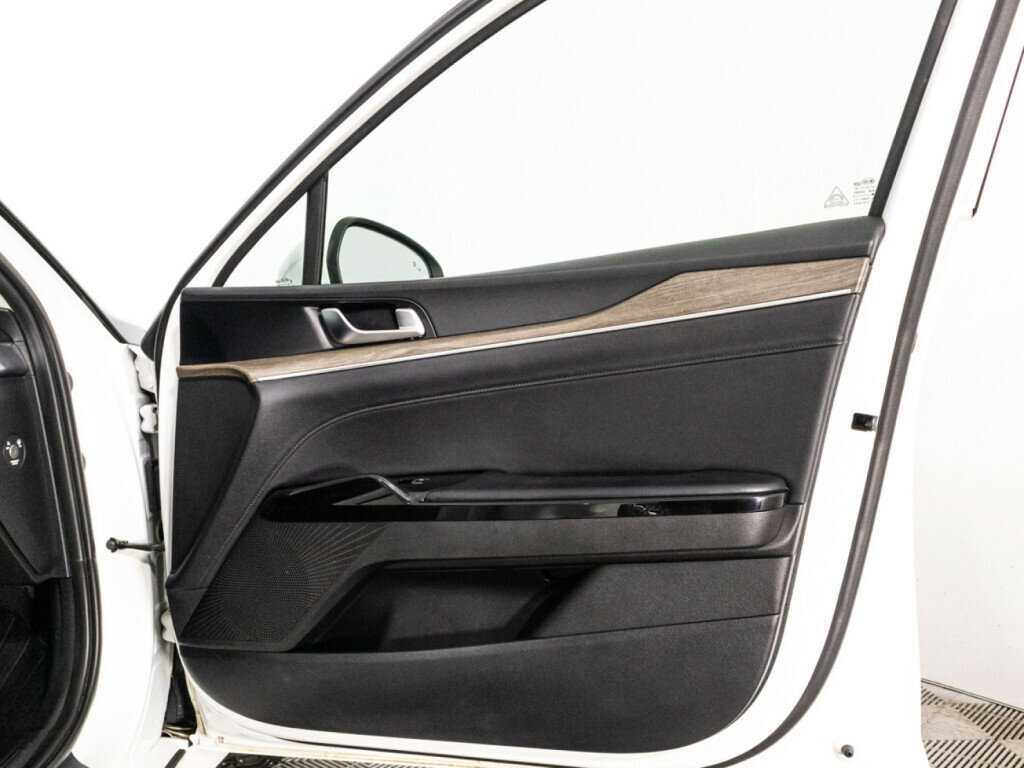 Kia K5 2021 года с пробегом. Фото: #26