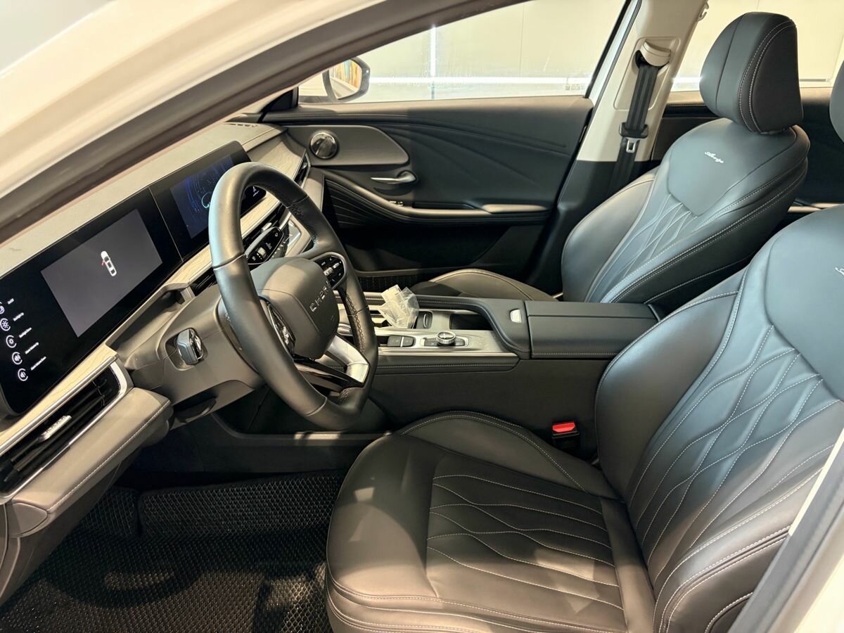 Chery Arrizo 8 2024 года с пробегом. Фото: #6