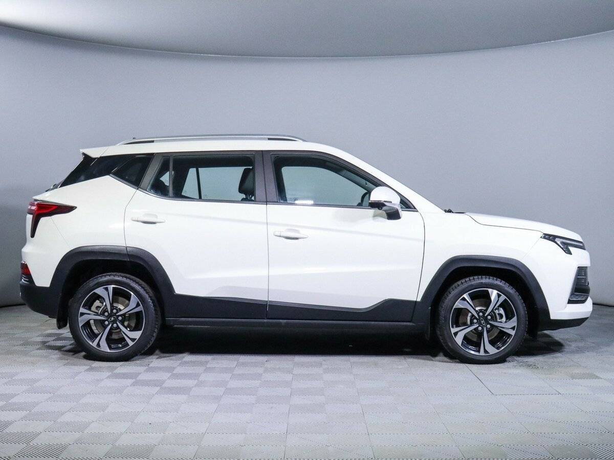 Москвич 3 2023 года с пробегом. Фото: #3