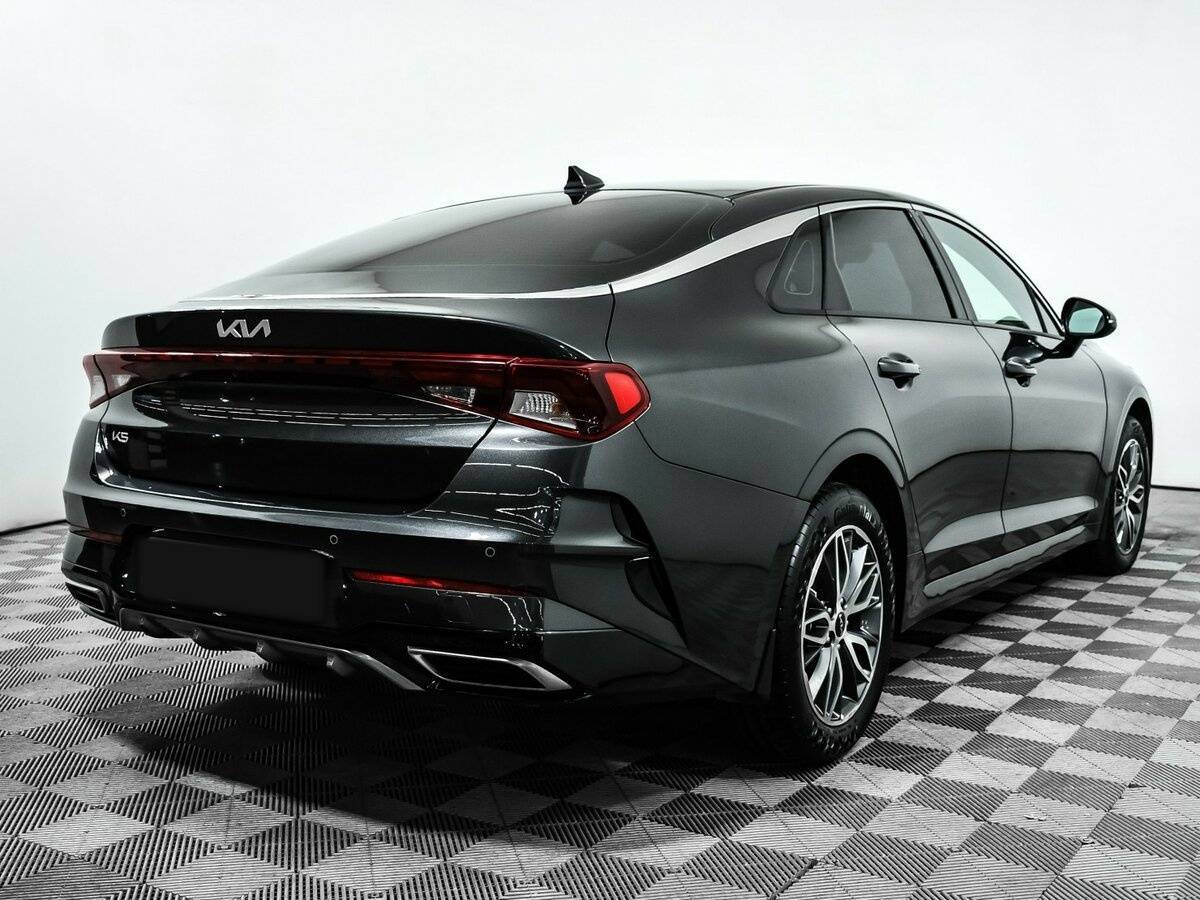 Kia K5 2023 года с пробегом. Фото: #4
