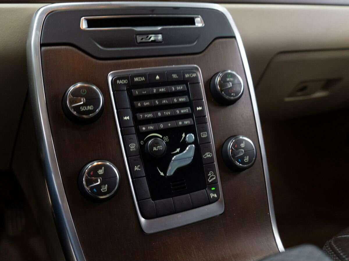 Volvo XC70 2012 года с пробегом. Фото: #10