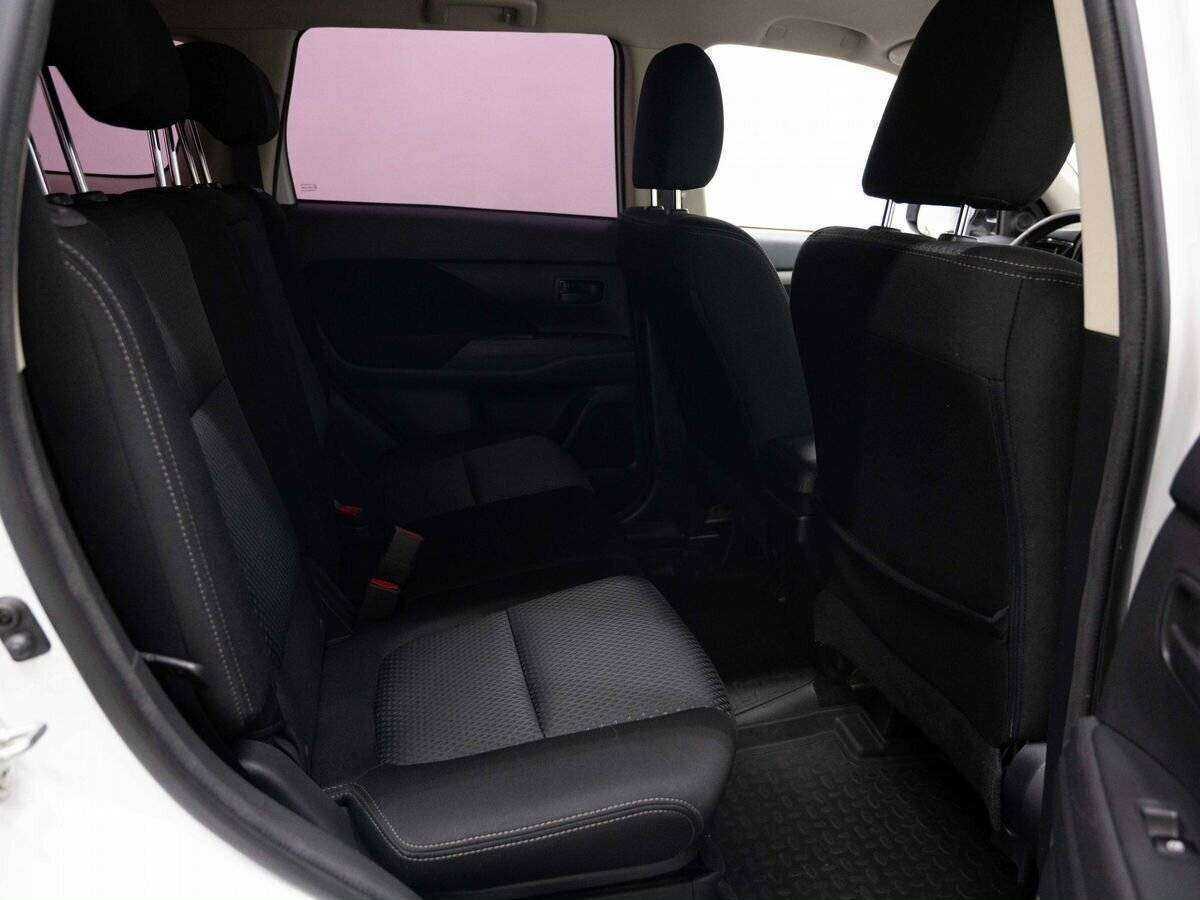 Mitsubishi Outlander 2017 года с пробегом. Фото: #9
