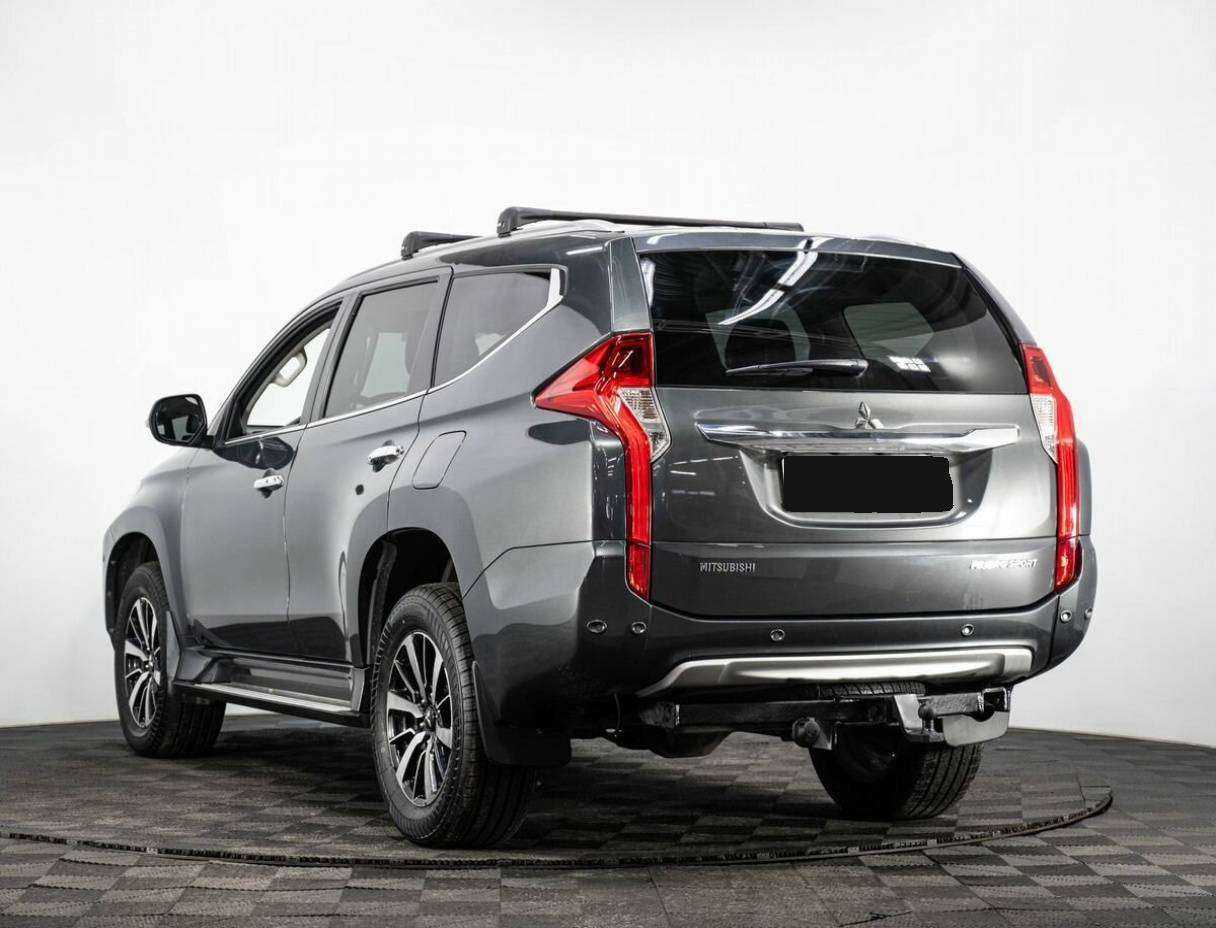 Mitsubishi Pajero Sport 2018 года с пробегом. Фото: #5