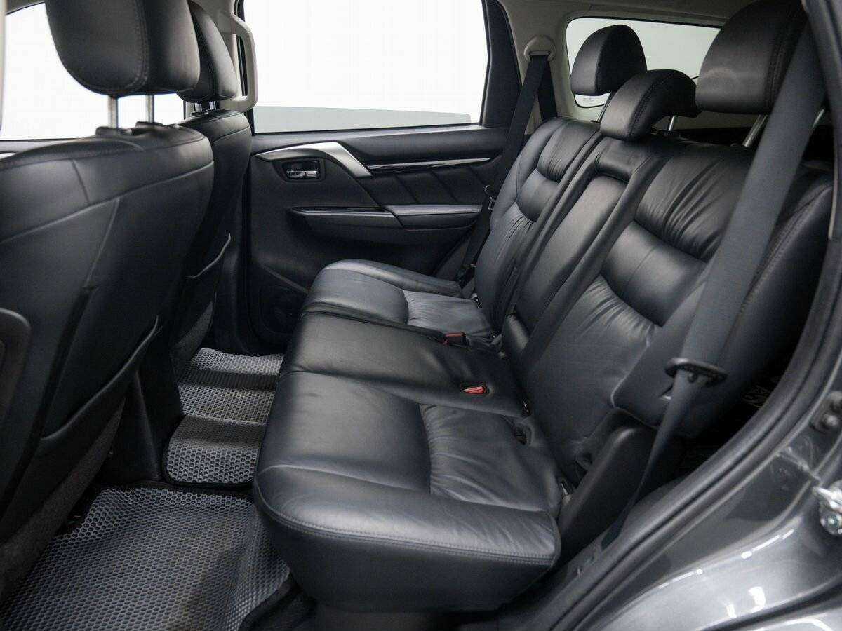 Mitsubishi Pajero Sport 2018 года с пробегом. Фото: #23