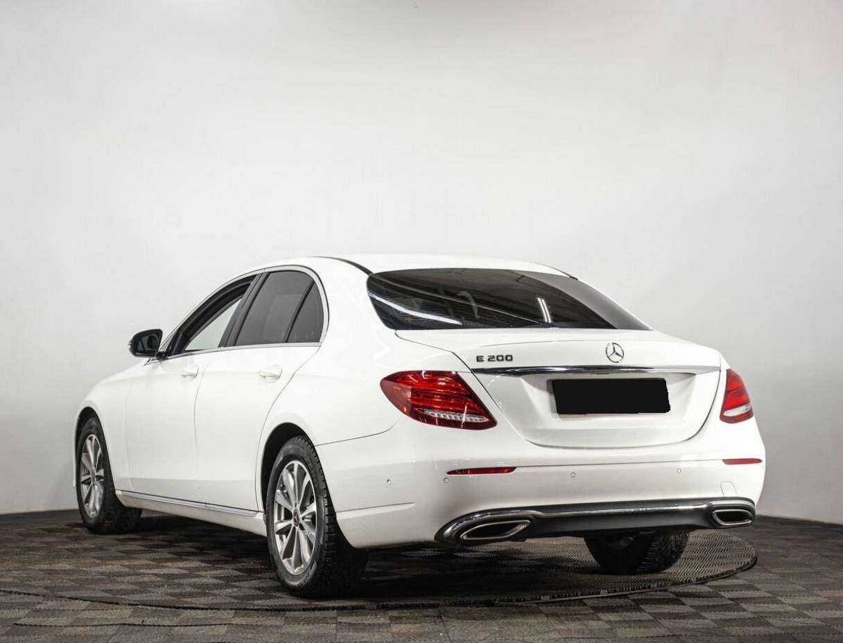 Mercedes-Benz E-Класс 2017 года с пробегом. Фото: #4