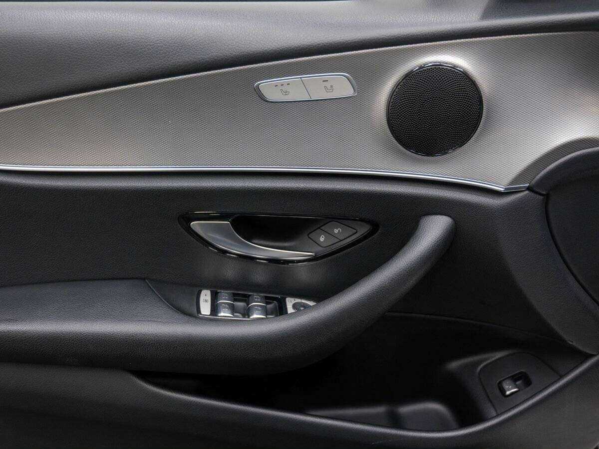 Mercedes-Benz E-Класс 2017 года с пробегом. Фото: #17