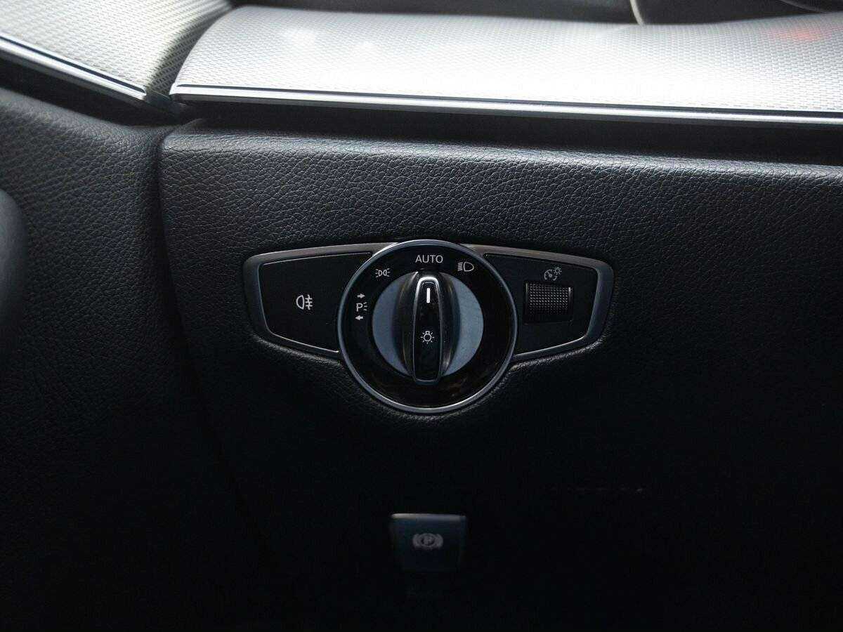 Mercedes-Benz E-Класс 2017 года с пробегом. Фото: #20