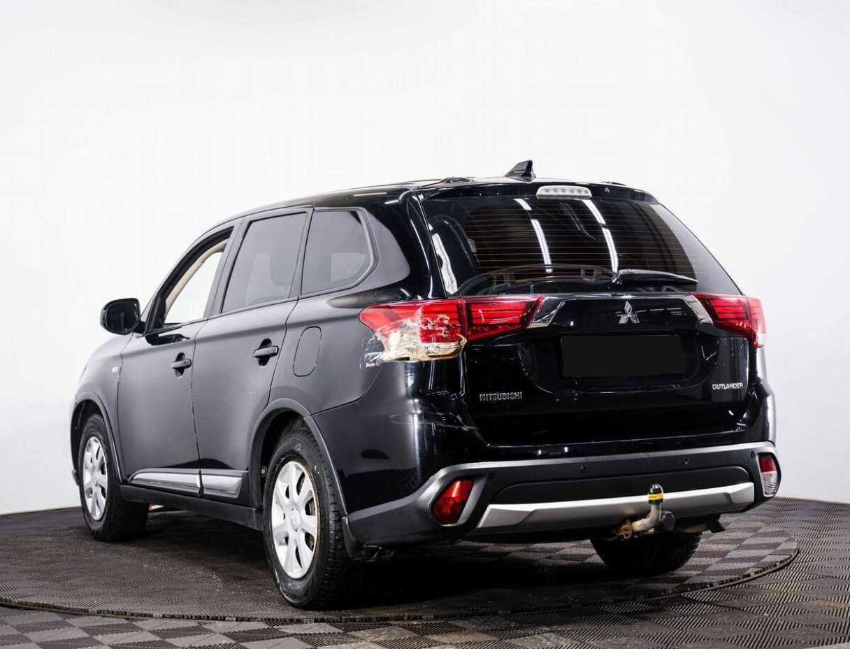 Mitsubishi Outlander 2018 года с пробегом. Фото: #3
