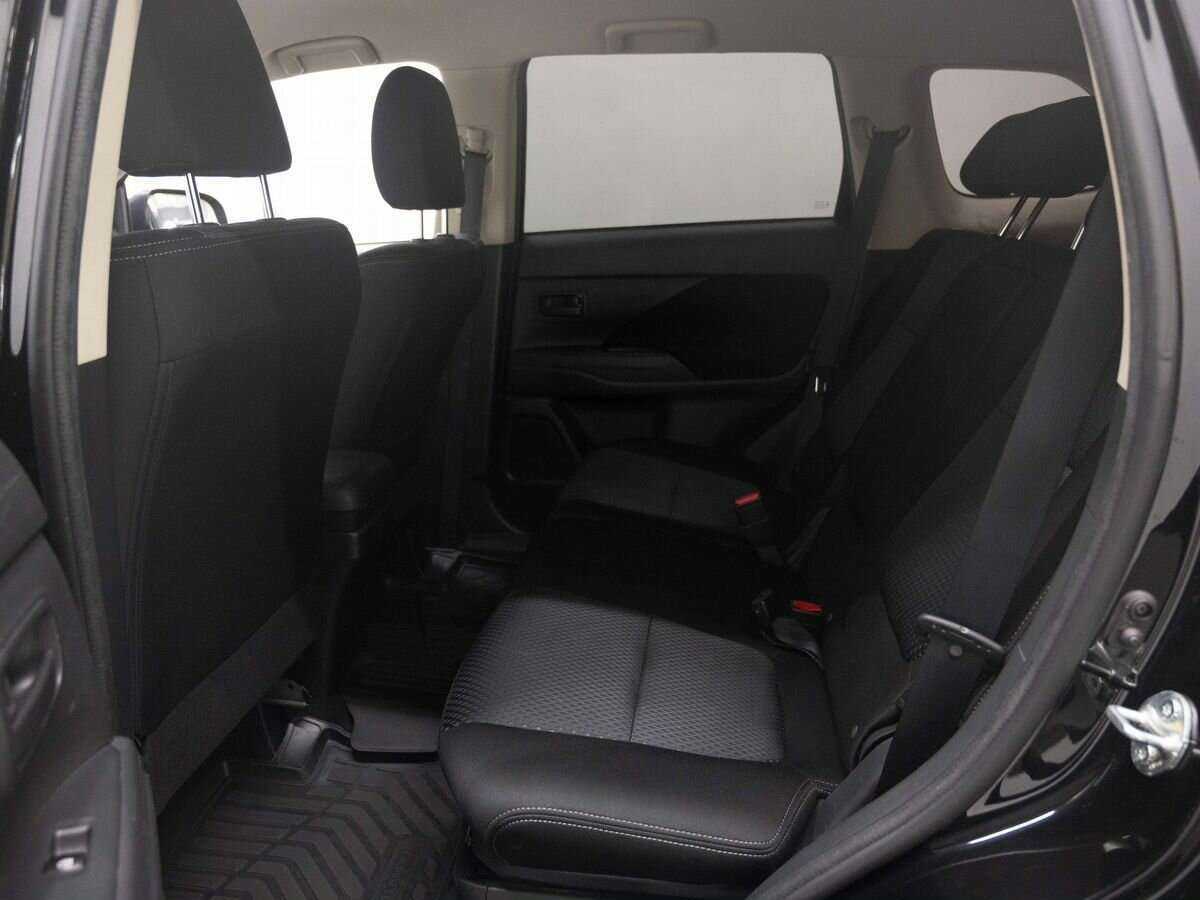 Mitsubishi Outlander 2018 года с пробегом. Фото: #8