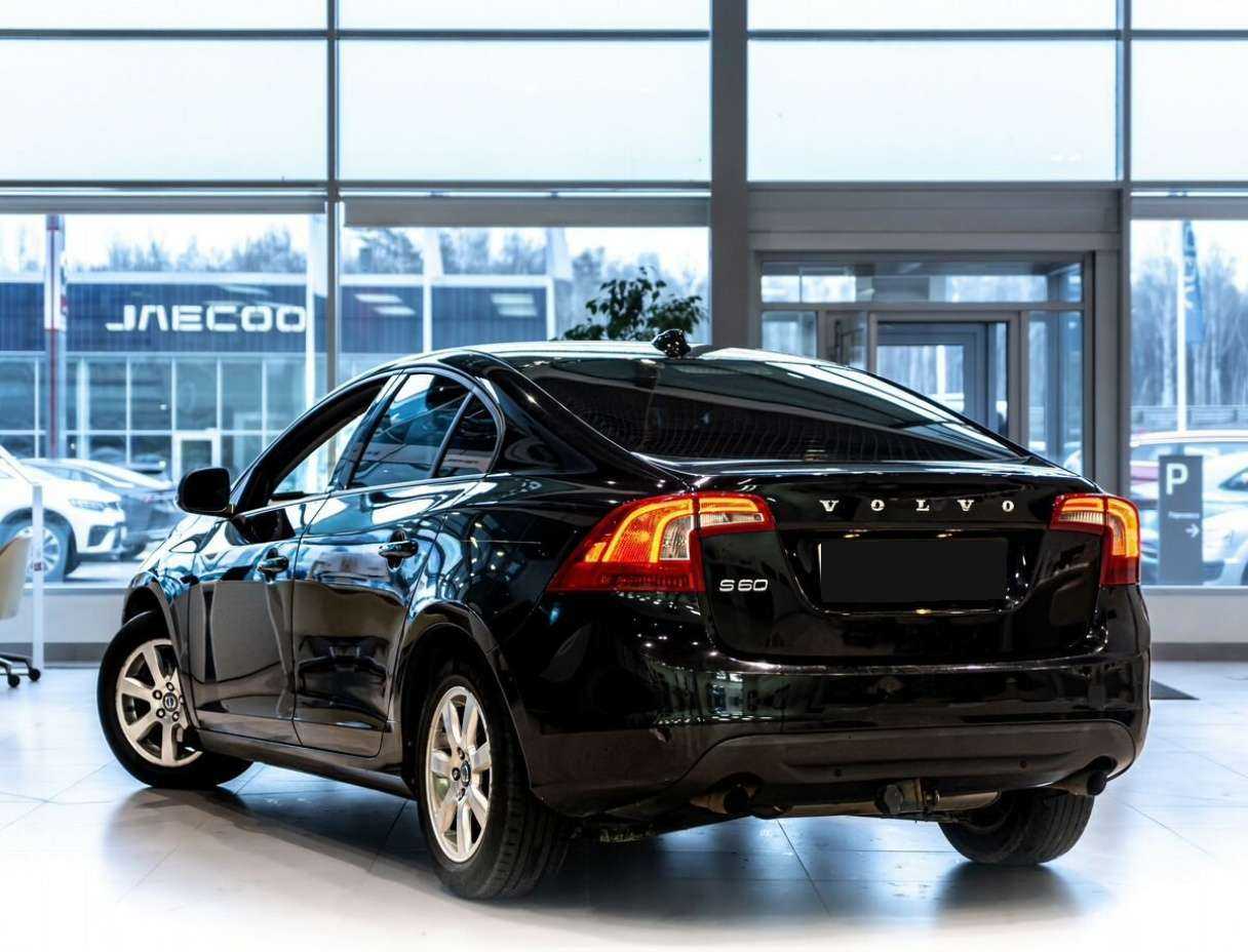 Volvo S60 2012 года с пробегом. Фото: #3