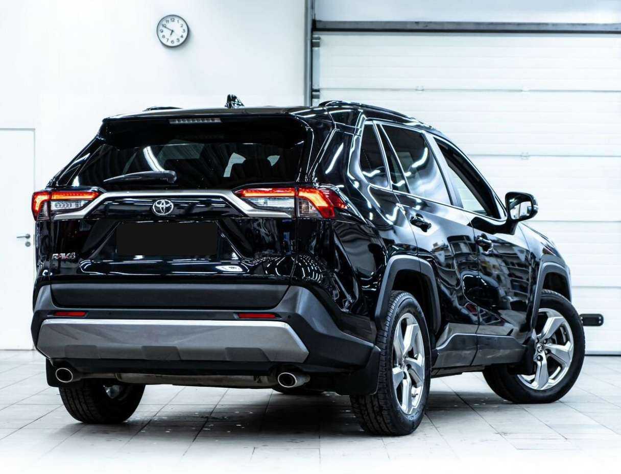 Toyota RAV4 2019 года с пробегом. Фото: #2