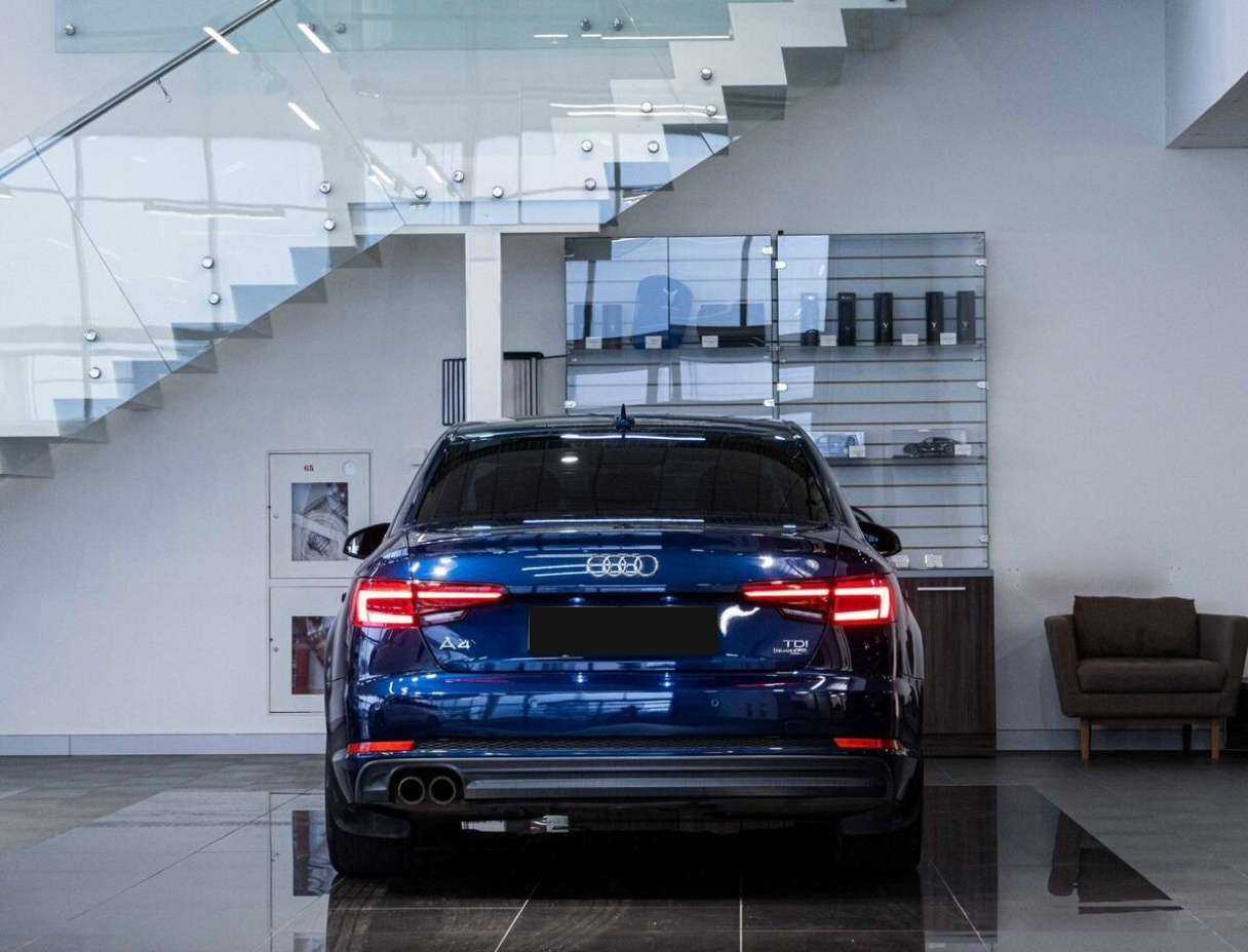 Audi A4 2018 года с пробегом. Фото: #4