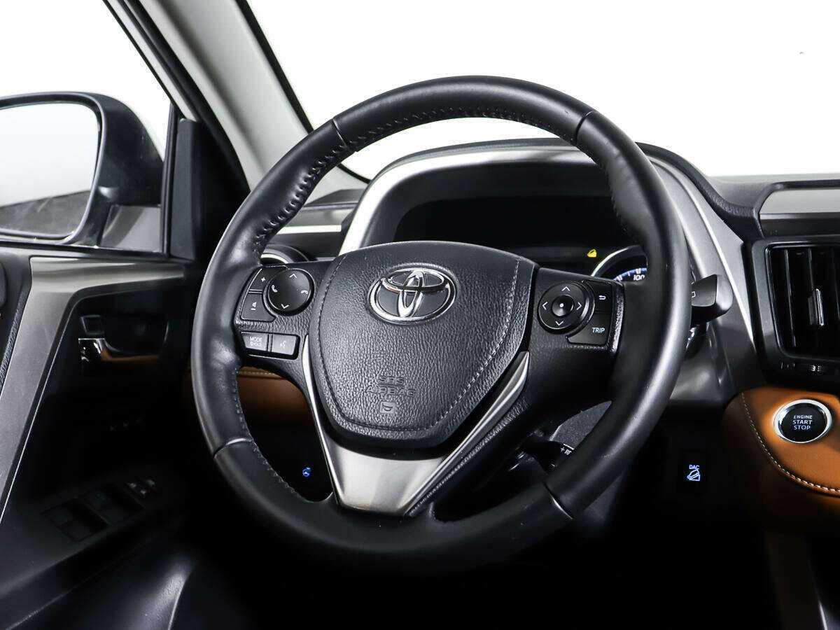 Toyota RAV4 2018 года с пробегом. Фото: #12