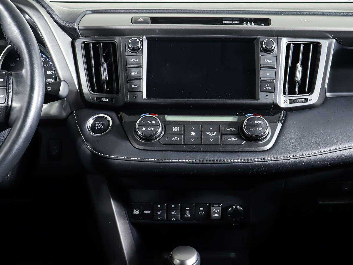 Toyota RAV4 2018 года с пробегом. Фото: #11