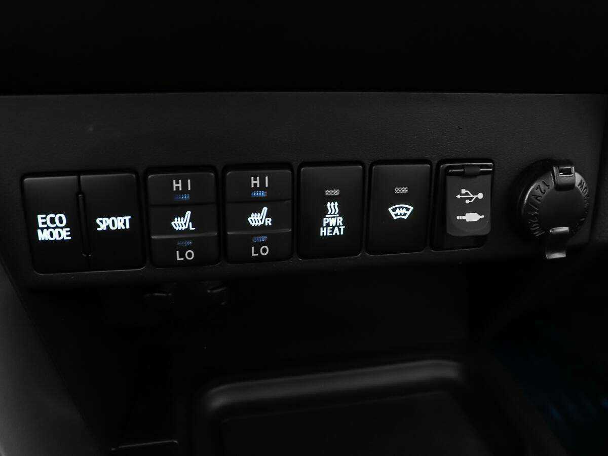 Toyota RAV4 2018 года с пробегом. Фото: #19