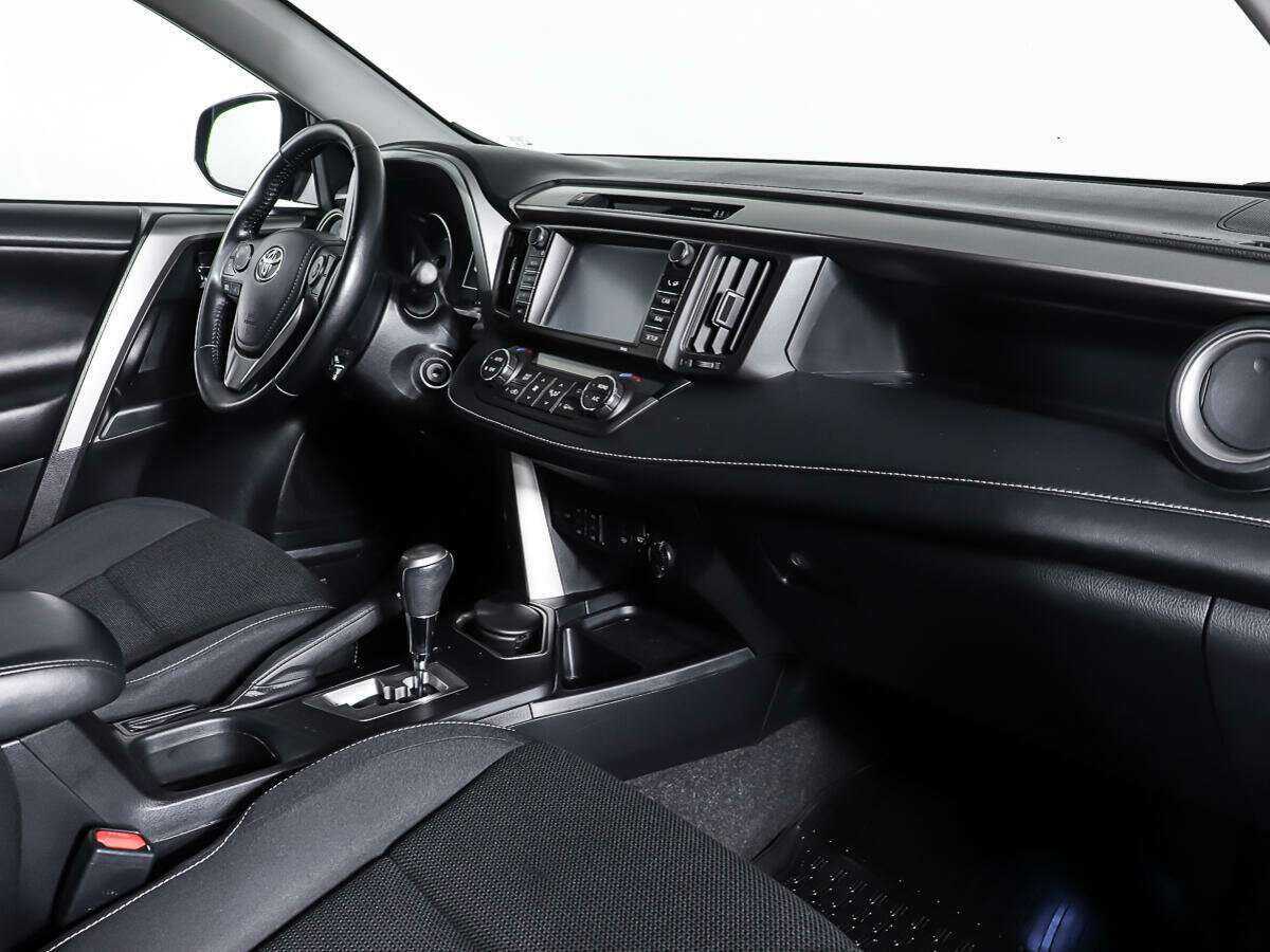 Toyota RAV4 2017 года с пробегом. Фото: #10