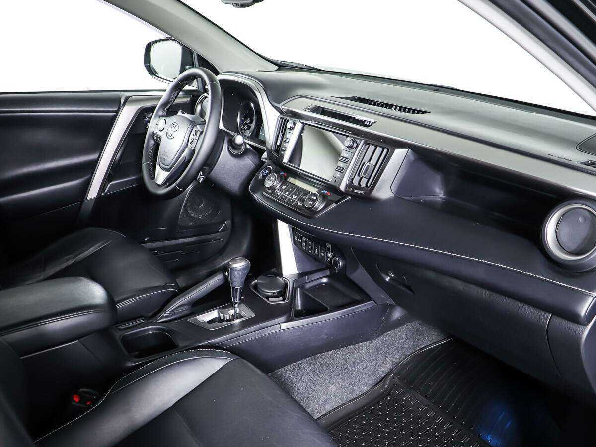 Toyota RAV4 2018 года с пробегом. Фото: #9