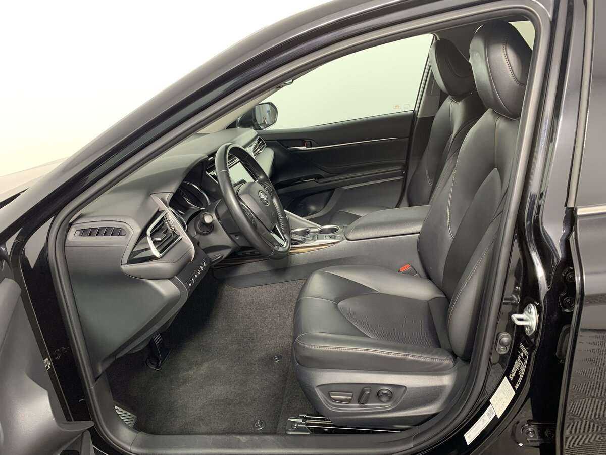 Toyota Camry 2019 года с пробегом. Фото: #11