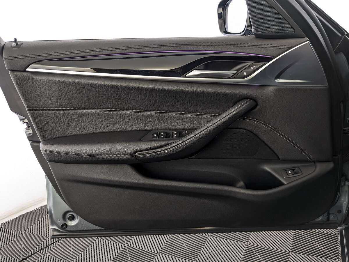BMW 5 серии 2019 года с пробегом. Фото: #13