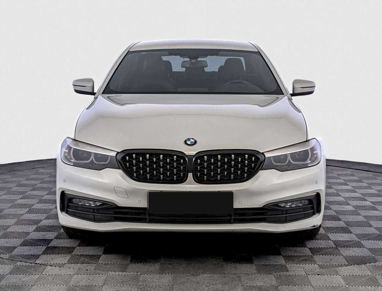 BMW 5 серии 2017 года с пробегом. Фото: #1