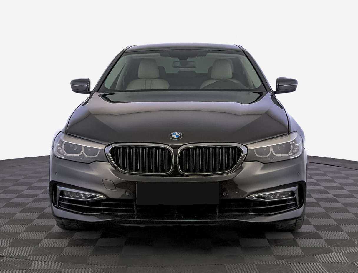 BMW 5 серии 2017 года с пробегом. Фото: #1