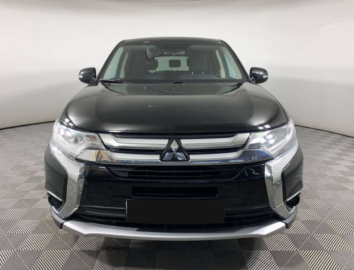 Mitsubishi Outlander 2018 года с пробегом. Фото: #1