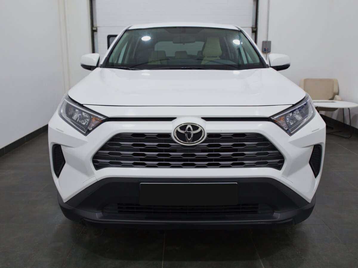 Toyota RAV4 2020 года с пробегом. Фото: #1