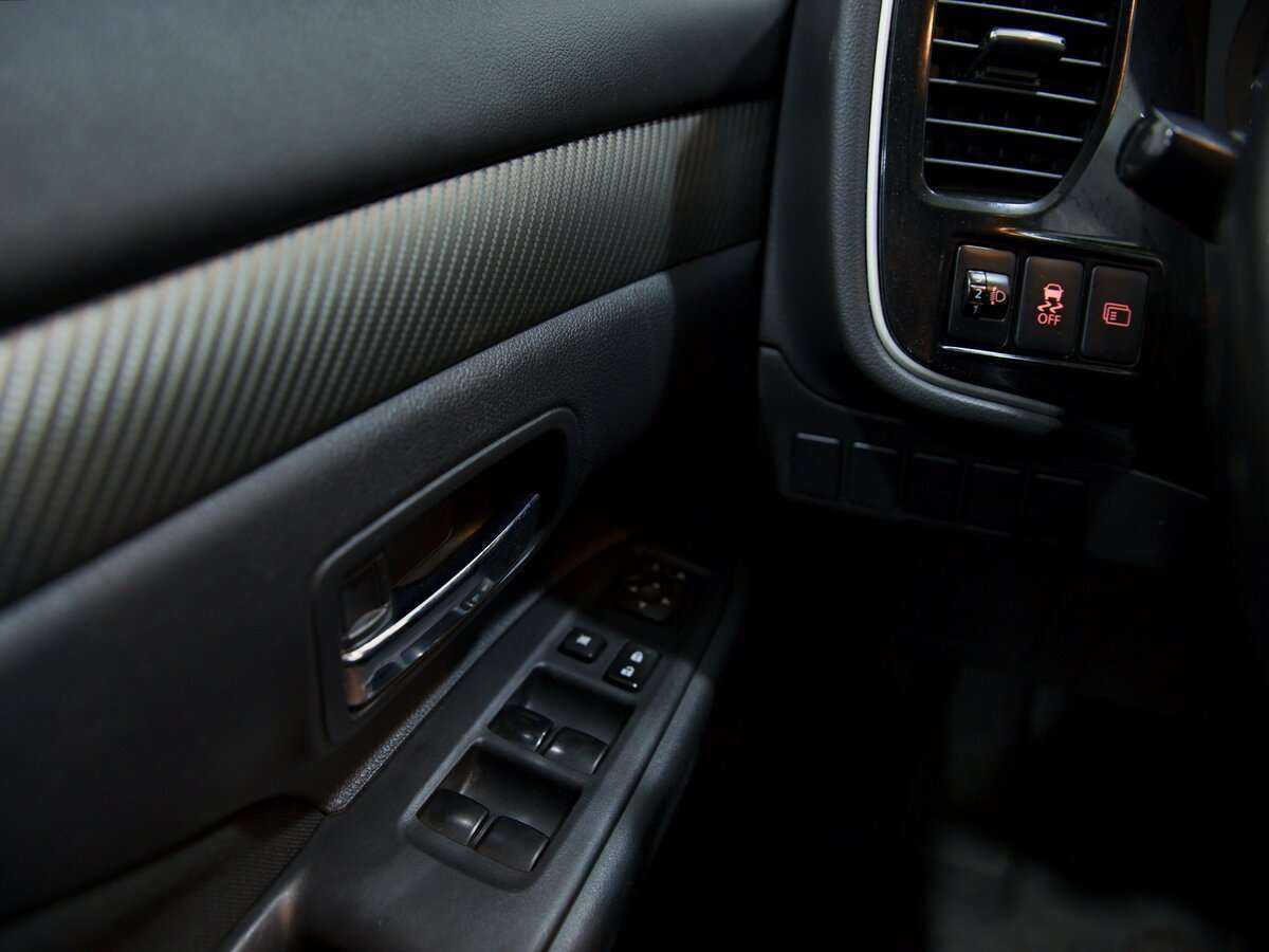 Mitsubishi Outlander 2013 года с пробегом. Фото: #9