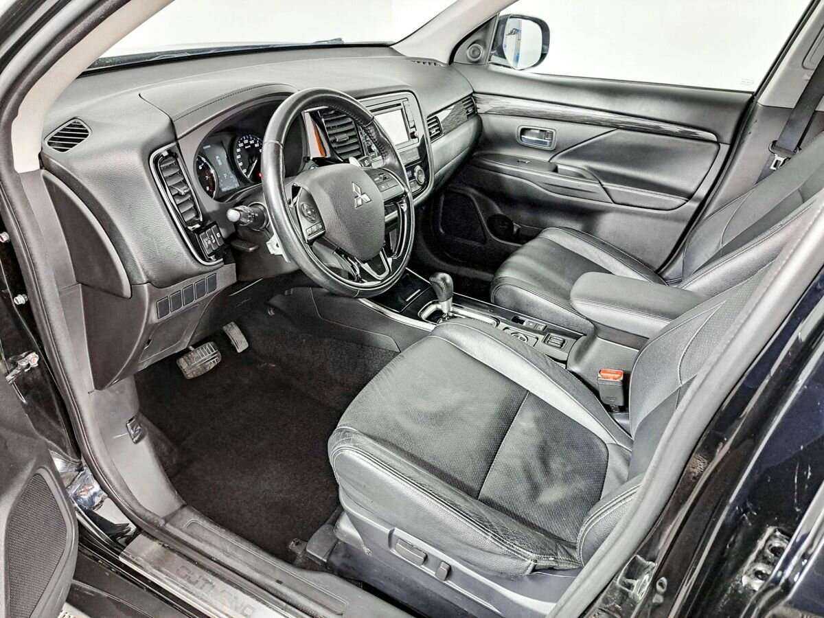 Mitsubishi Outlander 2017 года с пробегом. Фото: #13