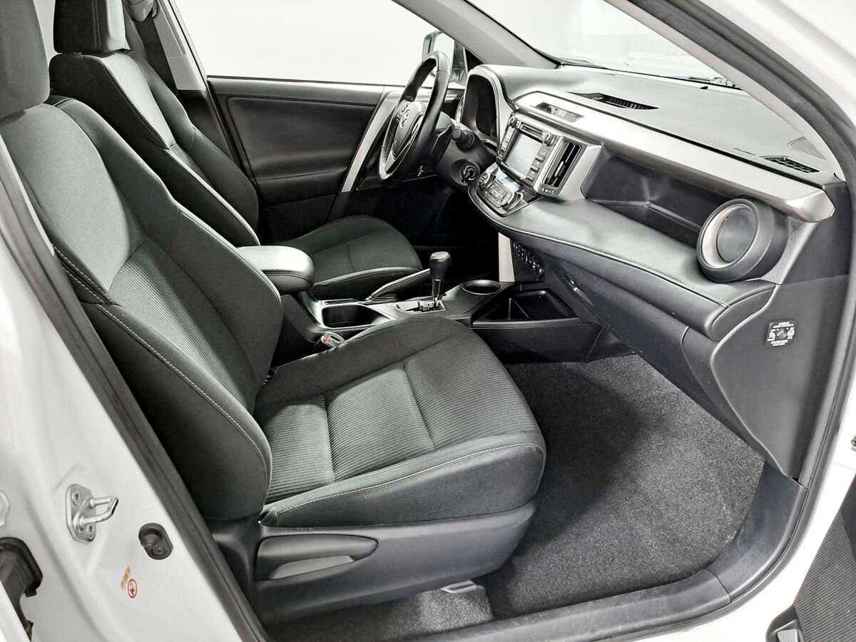 Б/У Тойота Рав4 2015 года. Фото: #6