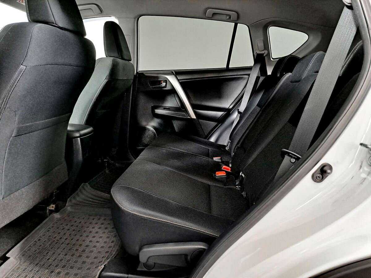 Б/У Тойота Рав4 2015 года. Фото: #7