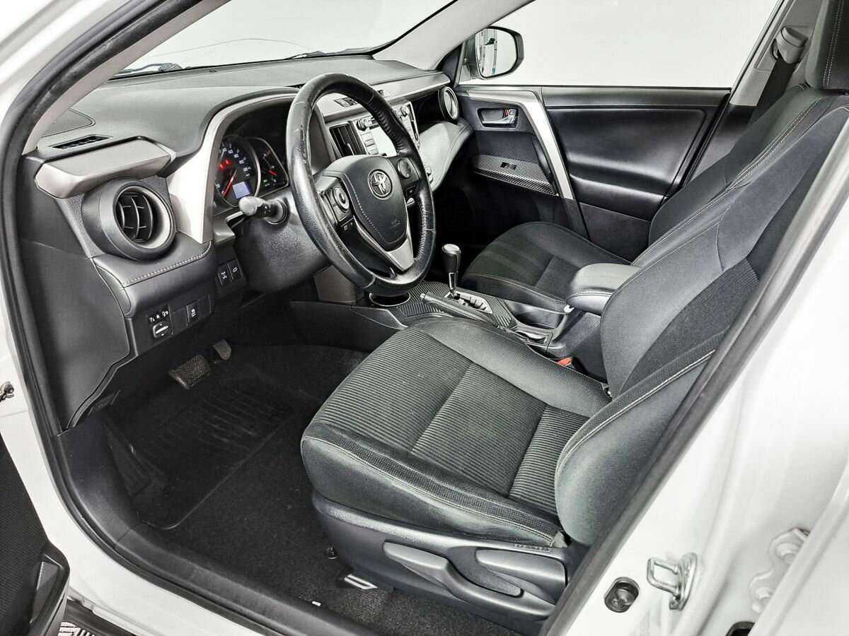 Б/У Тойота Рав4 2015 года. Фото: #11