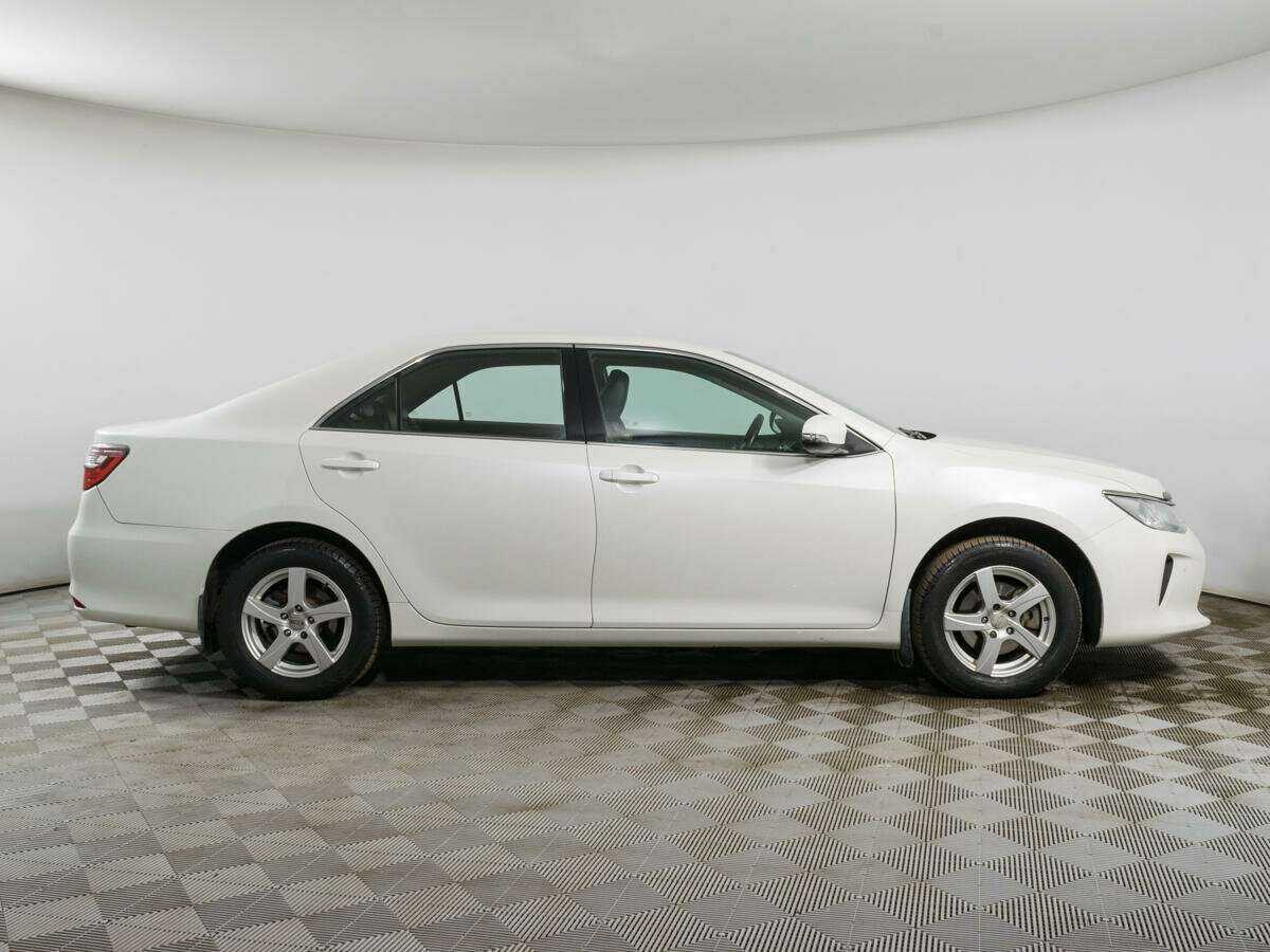 Б/У Тойота Камри 2016 года. Фото: #3