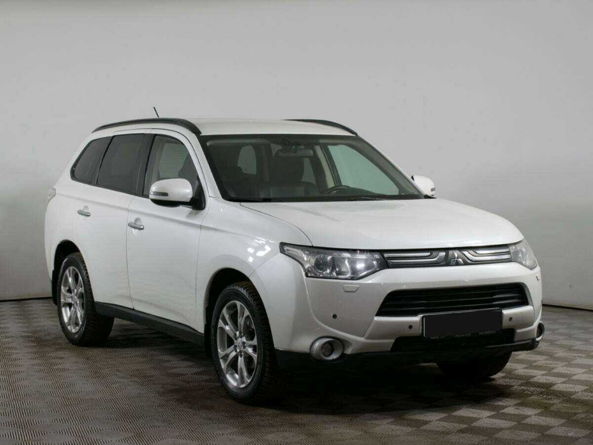 Mitsubishi Outlander 2013 года с пробегом. Фото: #2