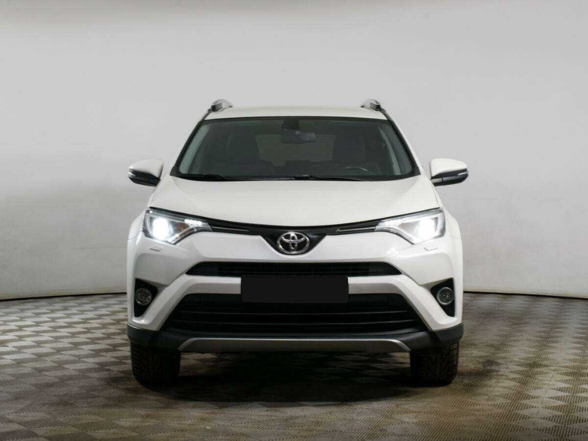 Toyota RAV4 2017 года с пробегом. Фото: #1