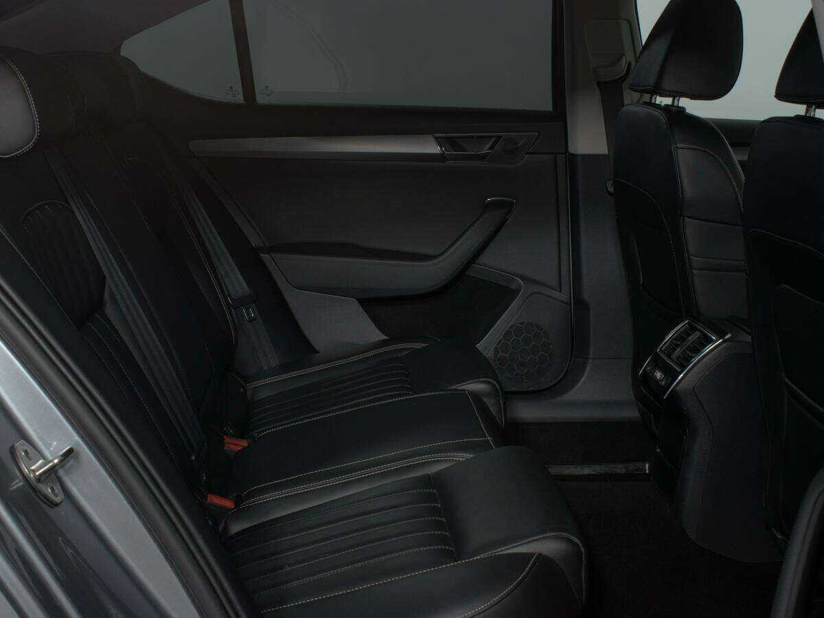 Skoda Superb 2019 года с пробегом. Фото: #10