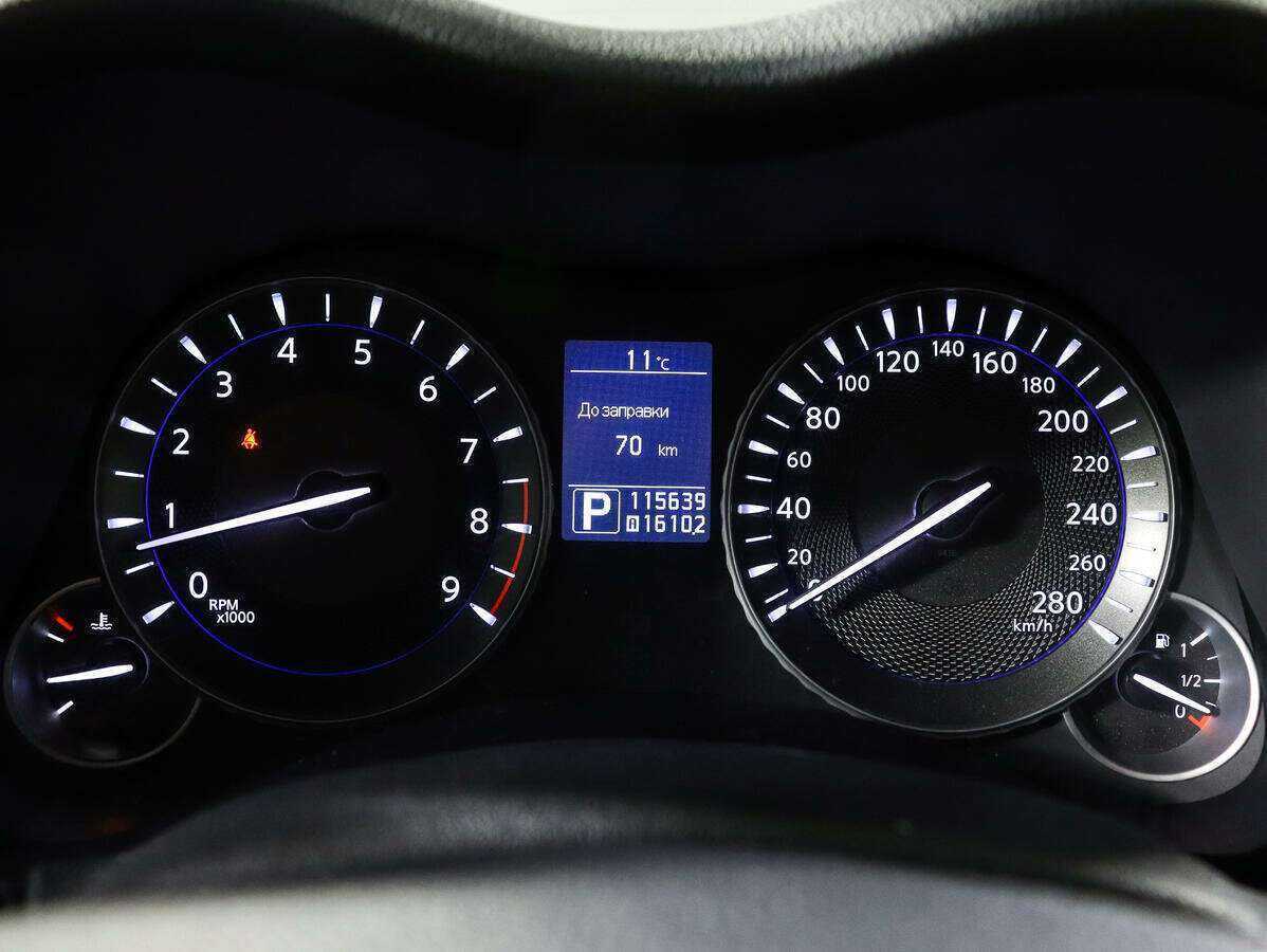 Infiniti Q70 2014 года с пробегом. Фото: #5